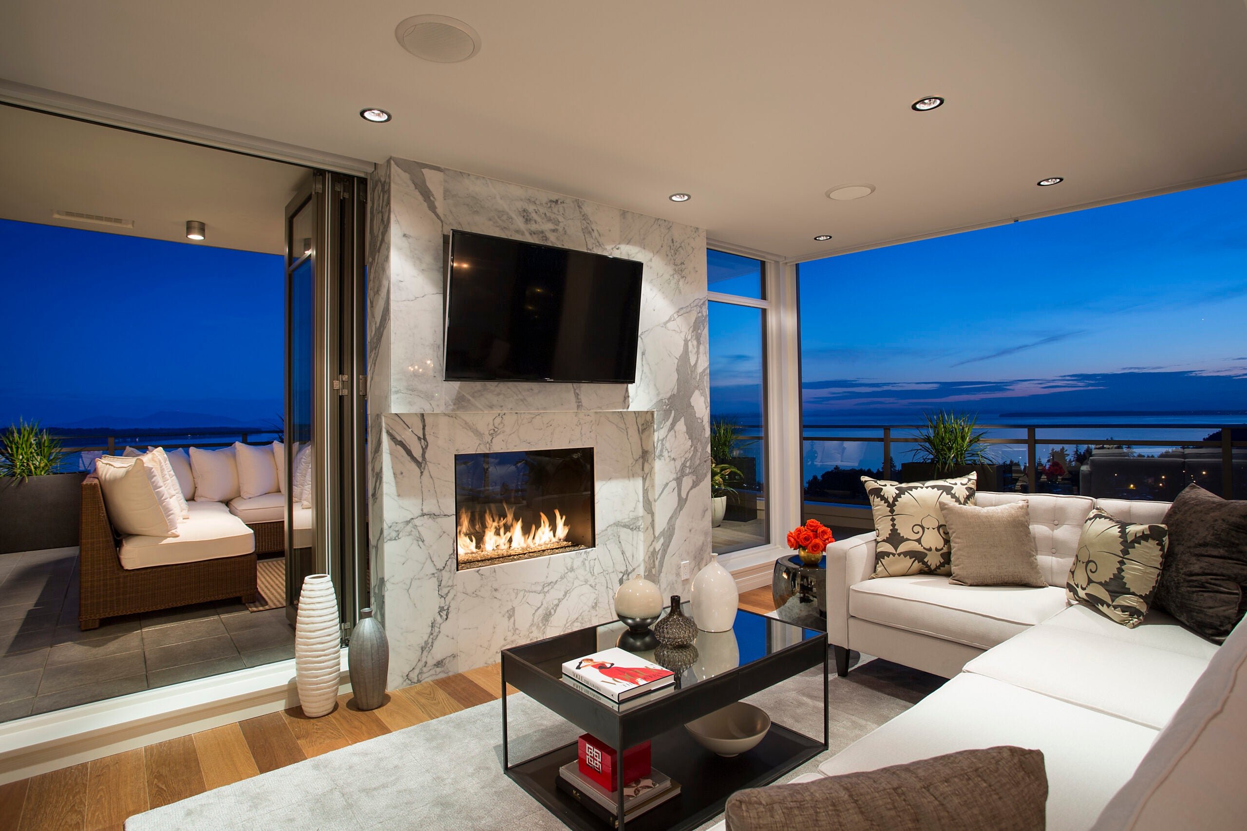 Exemplar See Through Indoor/Outdoor – Custom Fireside